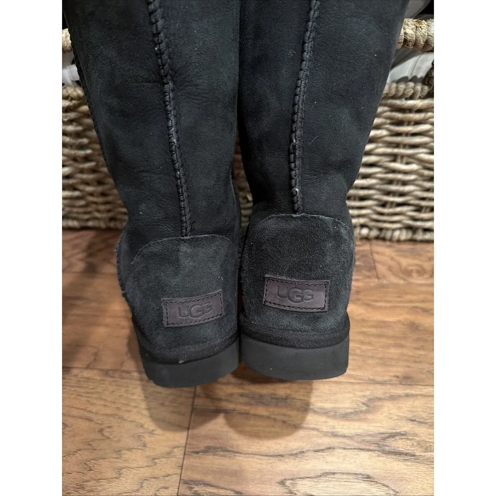 UGG Women's Classic Tall II Black Winter Boot 1016224 Size US 8